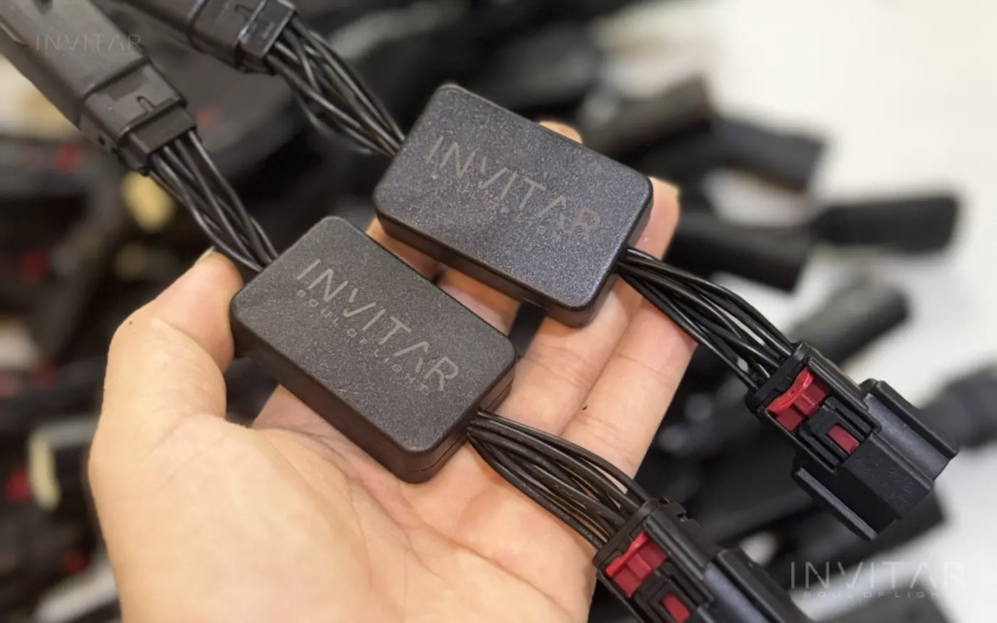 dây giắc module xi nhan MPV7 INVITAR thực tế